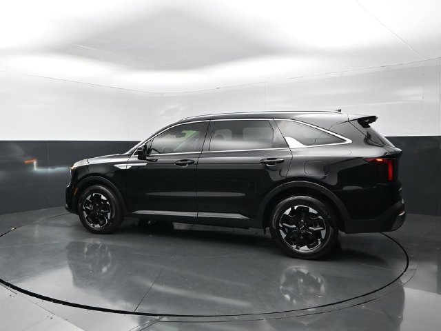 Used 2026 Kia Sorento S FWD image 2