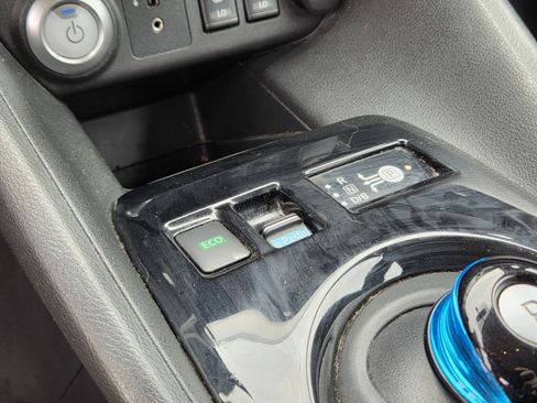 Used 2018 Nissan Leaf SV w/ SV All Weather Package image 6