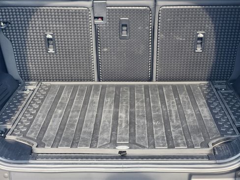 Certified 2025 Land Rover Defender 110 S image 34