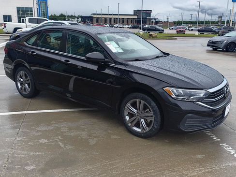 Used 2022 Volkswagen Jetta SE FWD image 16