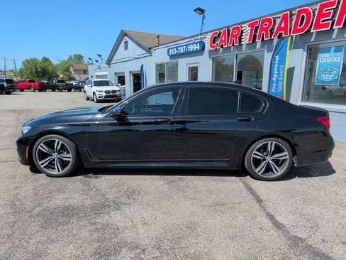 Used 2019 BMW 740i w/ M Sport Package RWD image 5