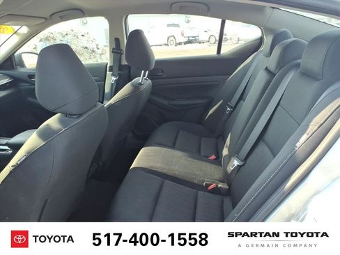 Used 2024 Nissan Altima 2.5 SV image 11