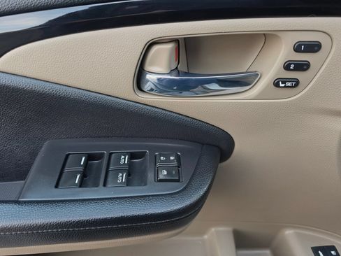 Used 2018 Honda Pilot Touring image 21