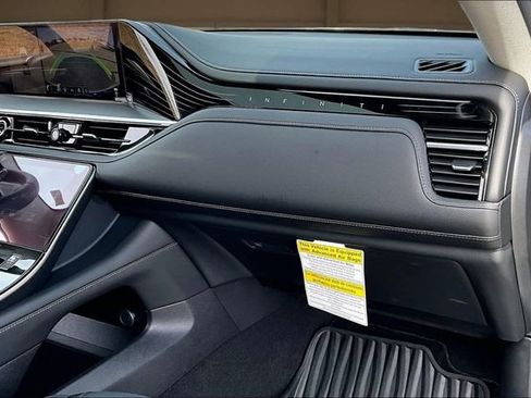 Certified 2025 INFINITI QX80 Pure image 17