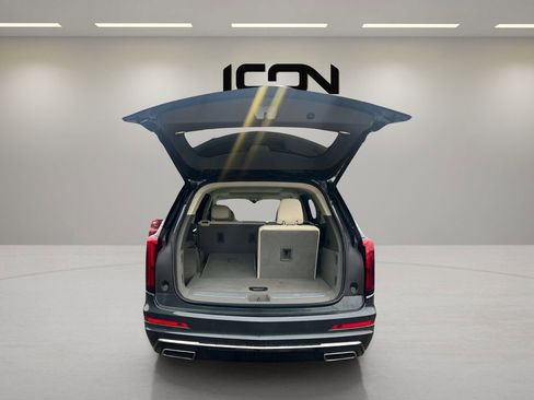 Used 2022 Cadillac XT6 Premium Luxury image 19