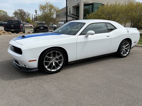 Used 2022 Dodge Challenger GT RWD image 13