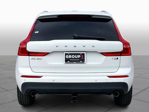 Used 2020 Volvo XC60 T5 Momentum image 5