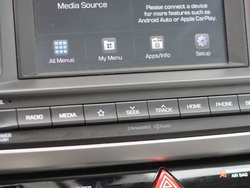 Used 2020 Hyundai Elantra SEL FWD image 11