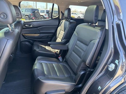 Used 2018 GMC Acadia Denali w/ Technology Package FWD image 24