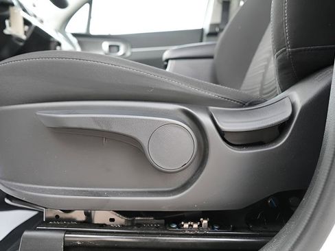 Used 2023 Kia Sorento LX AWD/4WD image 23