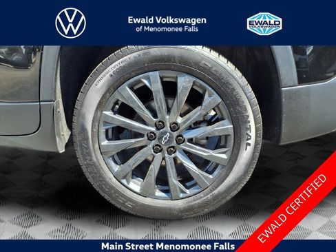 Used 2023 Chevrolet Traverse RS w/ LPO, Floor Liner Package AWD/4WD image 34