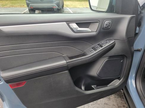Used 2025 Ford Escape Platinum image 10