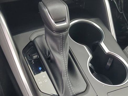 Certified 2023 Toyota Highlander XLE image 12