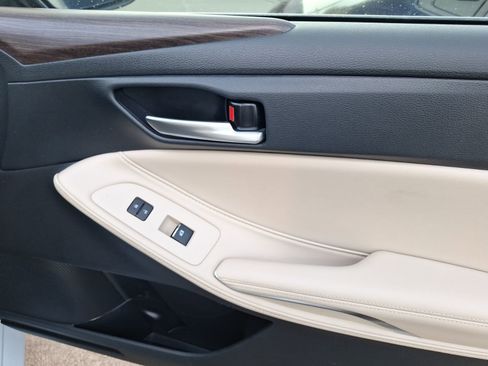 Used 2021 Toyota Avalon XLE image 35