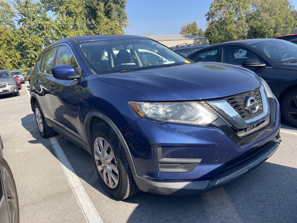 Used 2017 Nissan Rogue S FWD image 1