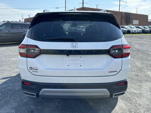Used 2023 Honda Pilot Touring image 7