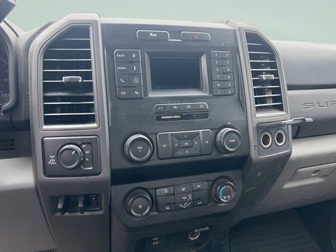 Used 2020 Ford F250 XL w/ Power Equipment Group image 23