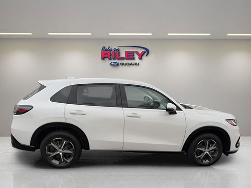 Used 2023 Honda HR-V EX-L image 6