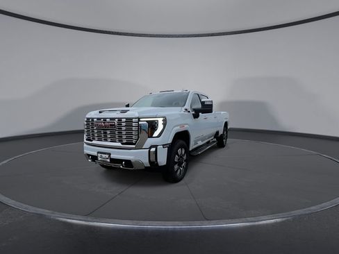 New 2026 GMC Sierra 3500 Denali w/ Denali Reserve Package image 4
