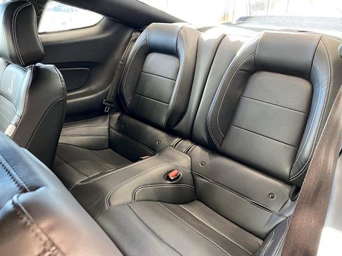 Used 2022 Ford Mustang Shelby GT500 w/ Technology Package image 11