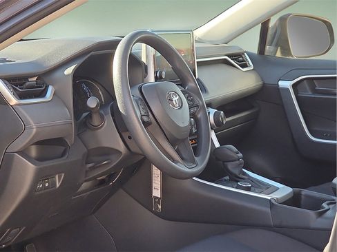 Certified 2025 Toyota RAV4 LE image 20