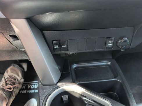 Used 2017 Toyota RAV4 XLE w/ Carpet Mat Package AWD/4WD image 31