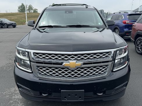 Used 2019 Chevrolet Suburban LT w/ LT Signature Package AWD/4WD image 2
