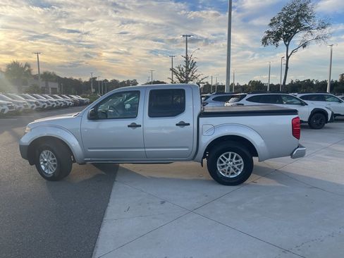 Used 2019 Nissan Frontier SV image 8