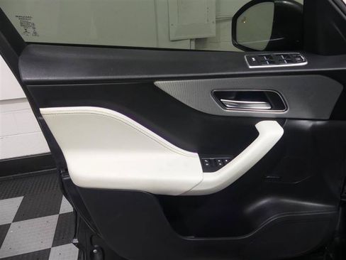 Used 2018 Jaguar F-PACE S AWD/4WD image 18