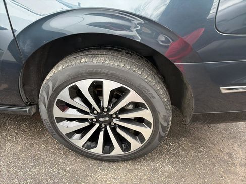 Used 2022 Lincoln Navigator L Reserve image 12