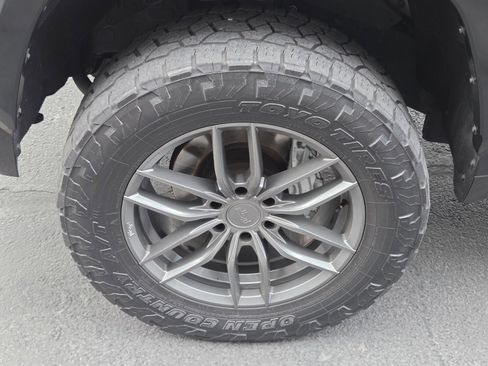 Used 2022 Toyota Tundra Platinum image 9