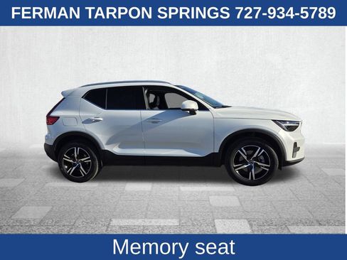 Certified 2025 Volvo XC40 B5 Core image 12