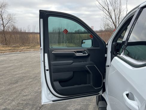 Used 2023 GMC Sierra 1500 Elevation image 12