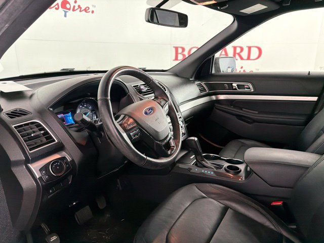 Used 2017 Ford Explorer XLT w/ Equipment Group 202A FWD image 20
