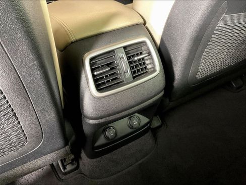 Used 2016 Kia Sorento FWD image 10