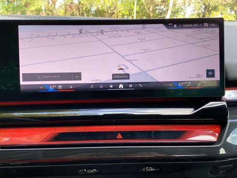 Used 2025 BMW i5 eDrive40i w/ Premium Package image 15