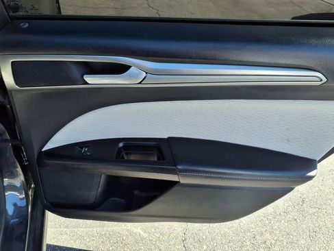 Used 2019 Ford Fusion SE w/ Equipment Group 151A image 24