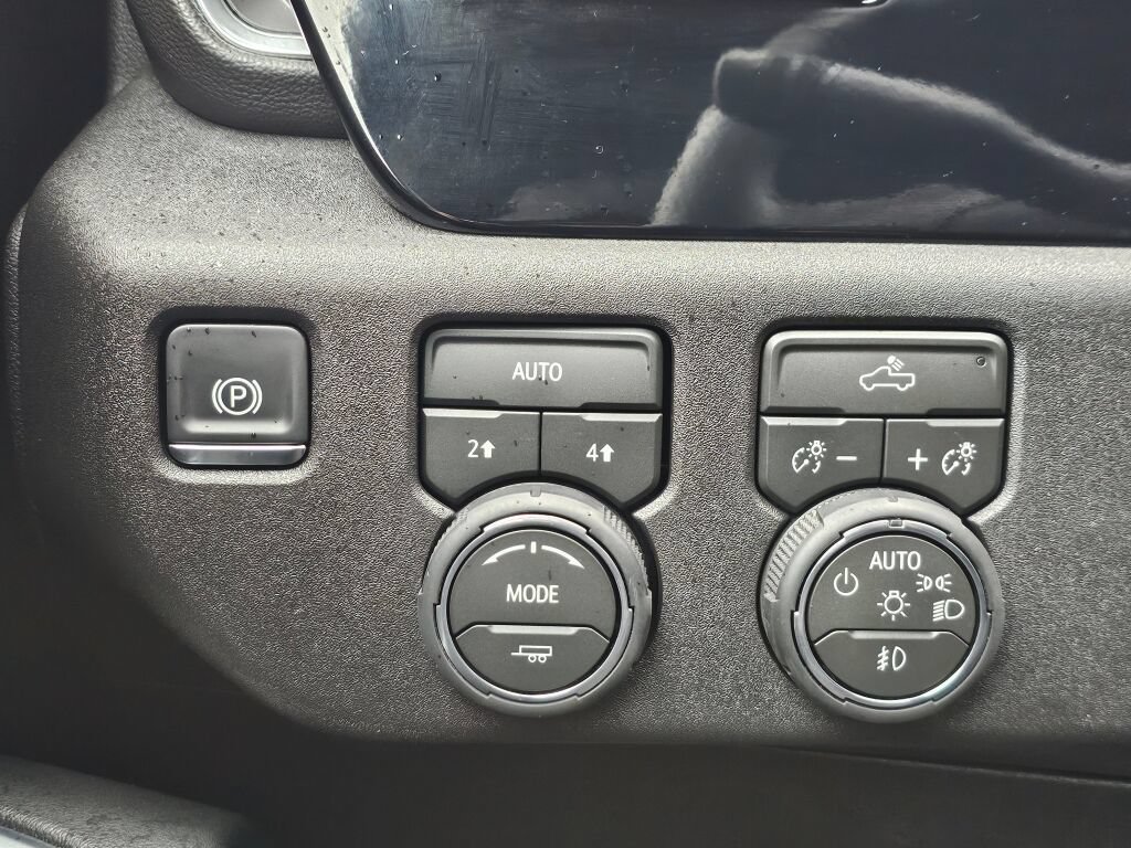 Certified 2026 Chevrolet Silverado 1500 RST AWD/4WD image 19