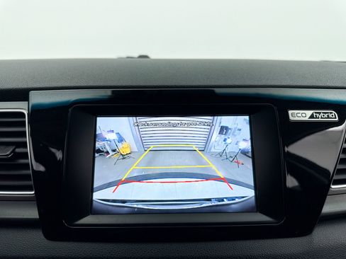 Used 2017 Kia Niro LX FWD image 5
