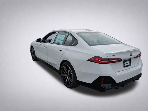 New 2026 BMW 530i xDrive w/ M Sport Package image 6