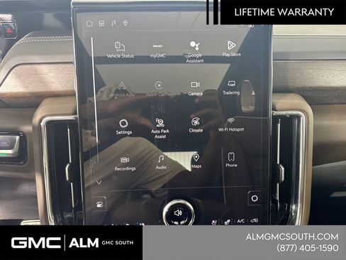 New 2026 GMC Yukon Denali Ultimate w/ LPO, Floor Liner Package AWD/4WD image 31