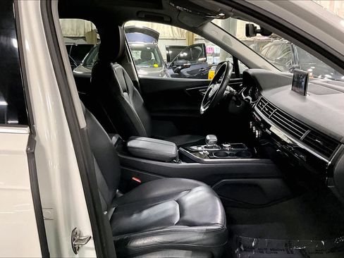 Used 2019 Audi Q7 3.0T Premium Plus AWD/4WD image 9