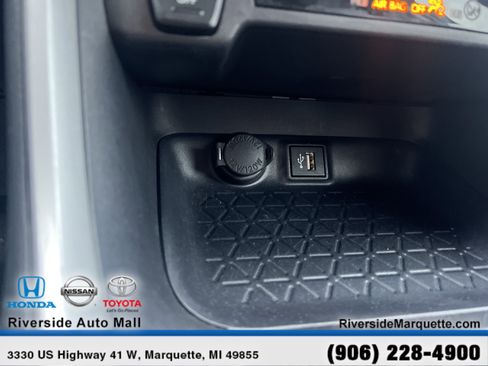 Used 2025 Toyota RAV4 XLE image 18