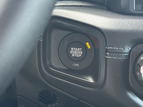 New 2025 Jeep Gladiator Mojave w/ Convenience Group image 21