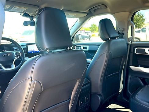 Used 2023 Ford Explorer XLT w/ Equipment Group 202A image 17
