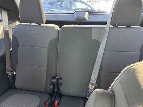 Used 2021 Chevrolet Traverse LT image 35