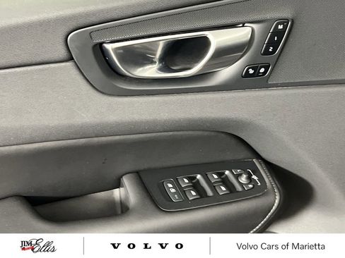 Used 2025 Volvo XC60 B5 Plus image 14