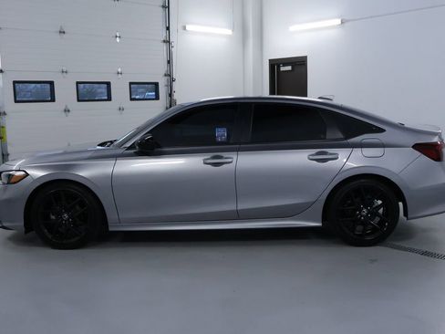 Used 2025 Honda Civic Sport image 4
