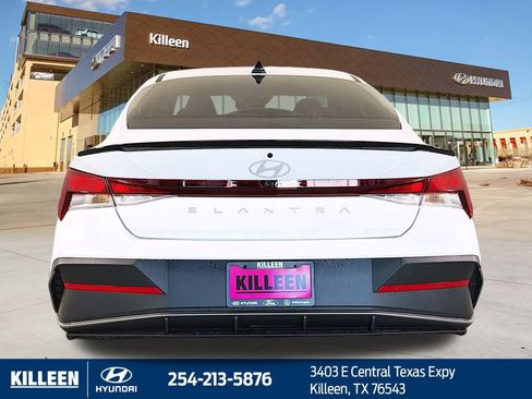 Used 2025 Hyundai Elantra Sport FWD image 8