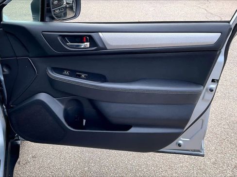 Used 2018 Subaru Outback 2.5i Premium image 22